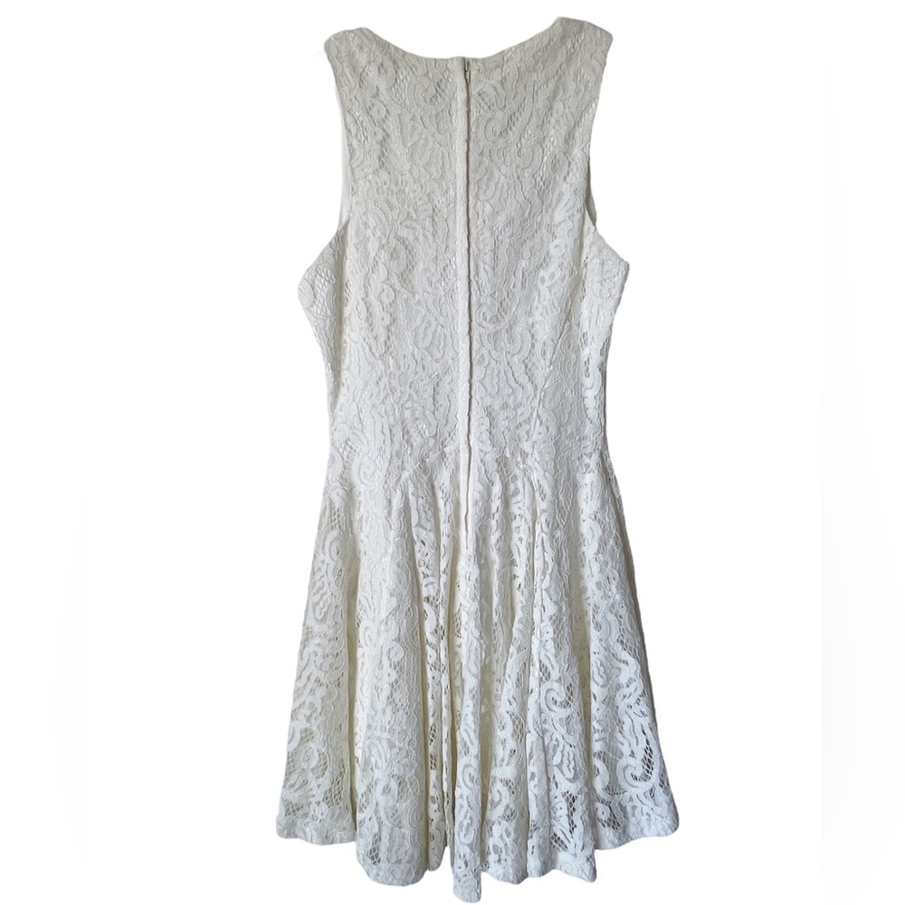 Lace Dress - Picture 2 of 3